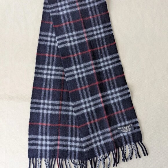 Pre-Loved Burberry Lambswool Scarf Blue – Unisex Check – Luxury Winter Accessory - Picture 3 of 7